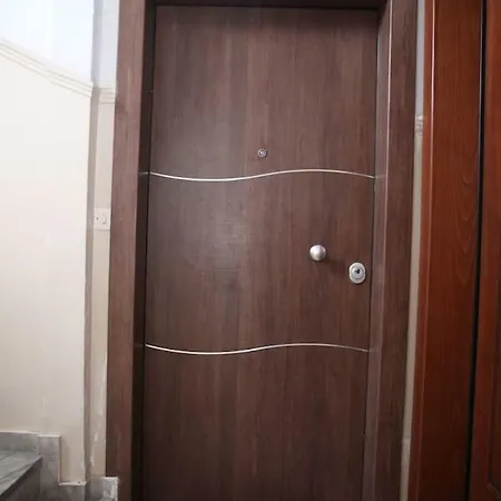 Cozy/comfortable Flat 50 Sq Flat, 15' From City's Centre. Great Vfm! Апартаменты